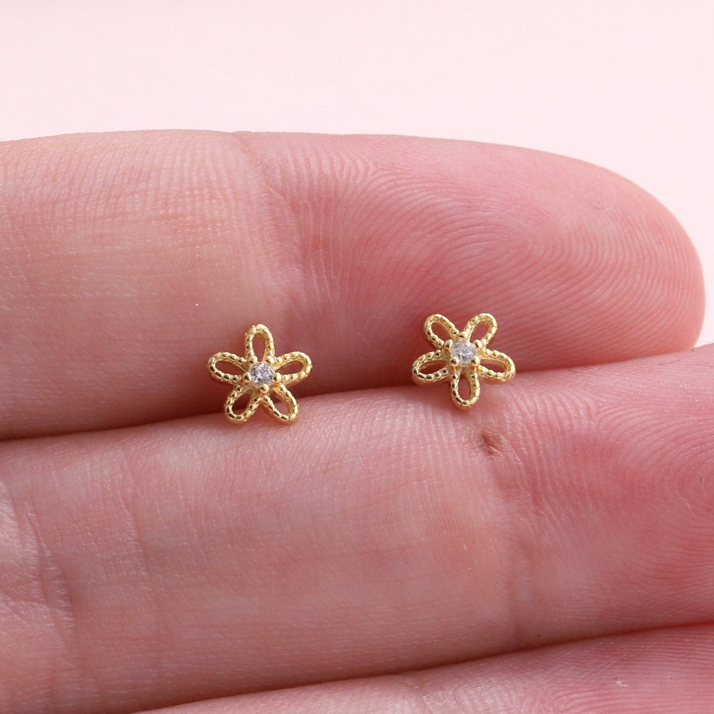 Let your dream blossom flower earrings gold