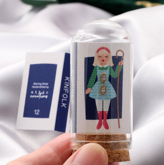 KINFOLK GREEN Shepherd with Oval crystal earrings