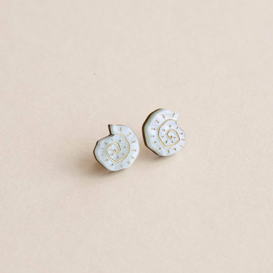 Shell Stud Earrings in Pearly Apricot Gold