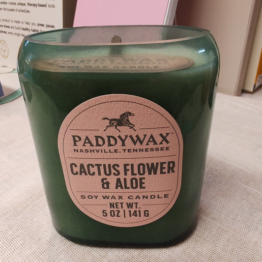 Vista Glass Candle cactus green. Scent of cactus flower and aloe.