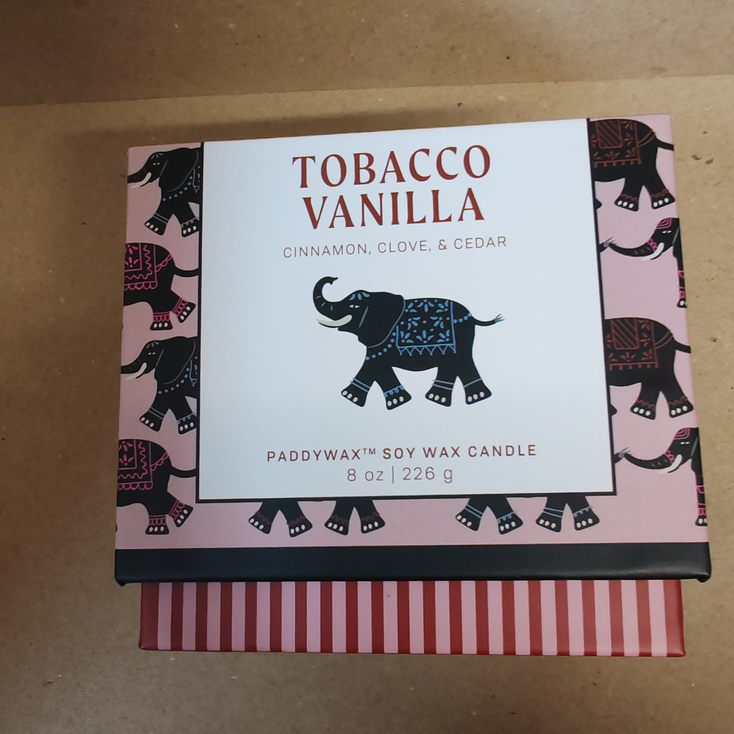 Adopo elephant ceramic scented candle. Scent Tobacco and Vanilla