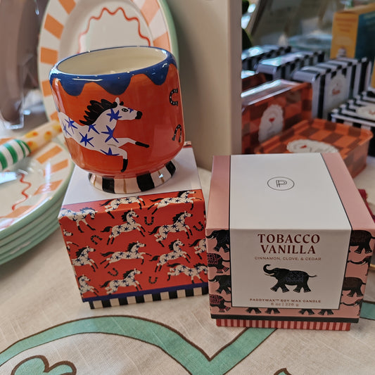 Adopo elephant ceramic scented candle. Scent Tobacco and Vanilla