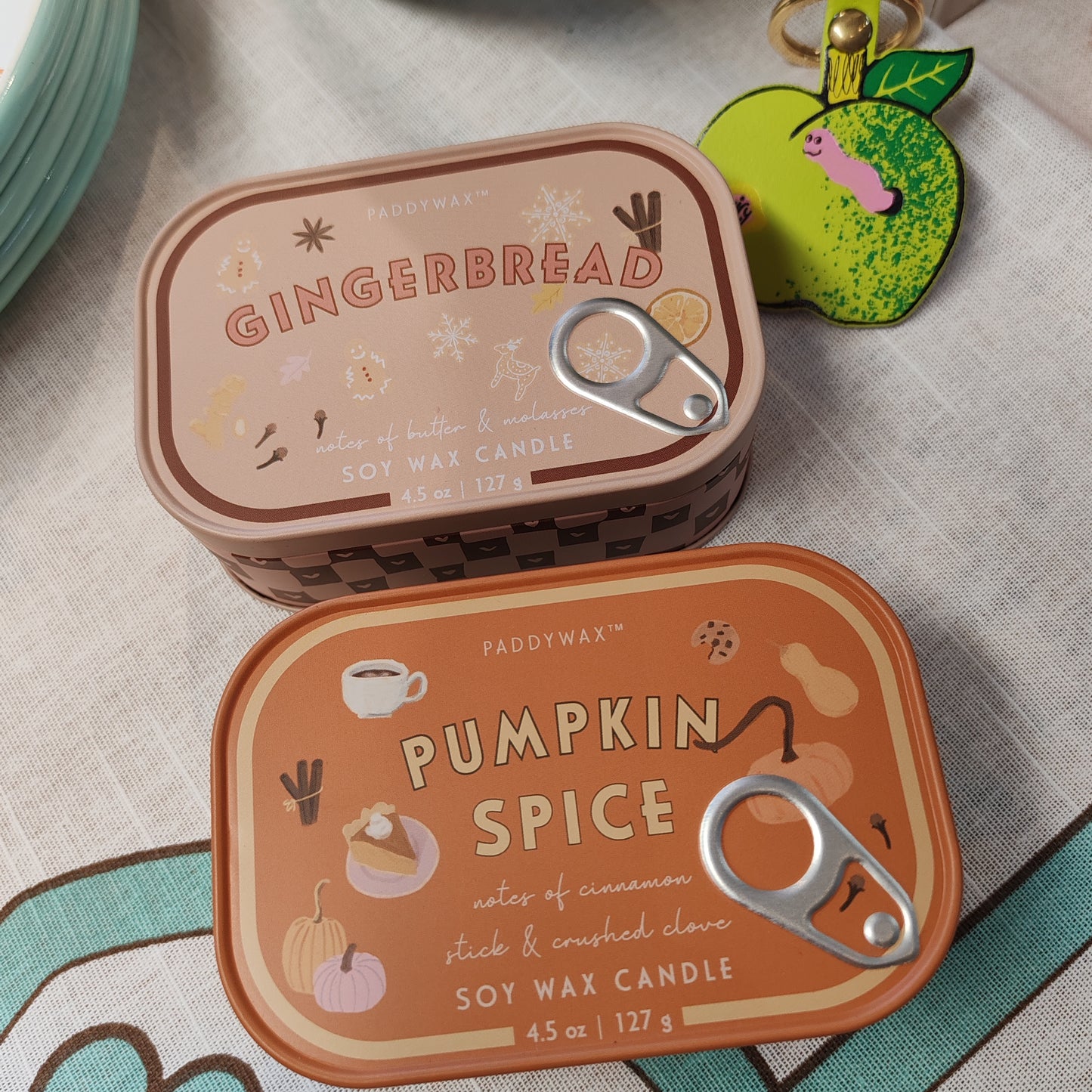 Bistro scented candle in a tin. Scent of Gingerbread