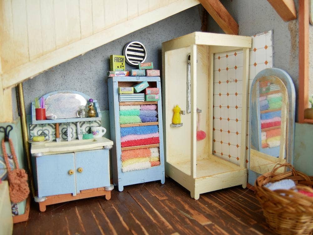 Kids DIY Dollhouse Furniture Kit - Bathroom (Scale 1:12)