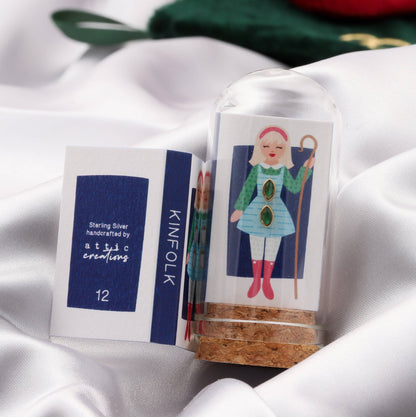 KINFOLK  GREEN Shepherd with Oval crystal earrings