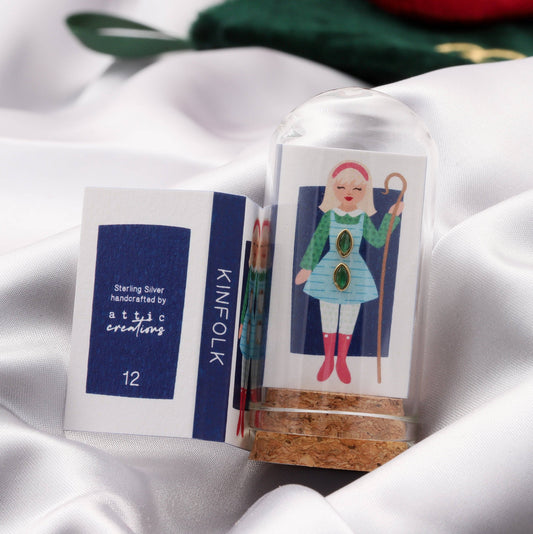 KINFOLK  GREEN Shepherd with Oval crystal earrings