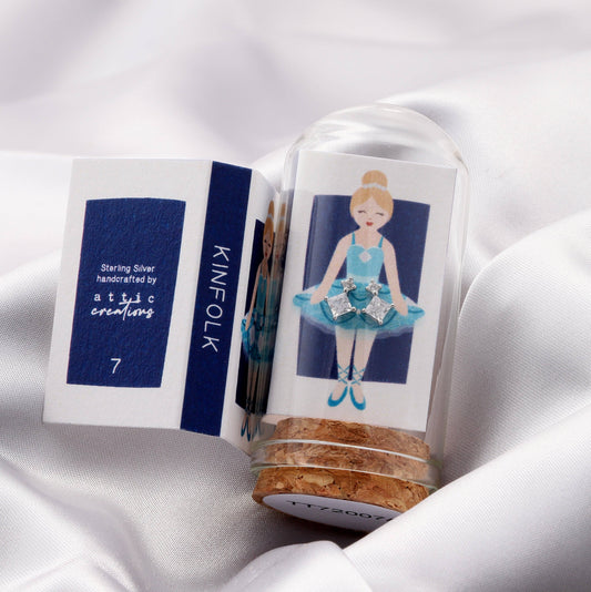 KINFOLK  BLUE Ballerina Clear squares earrings