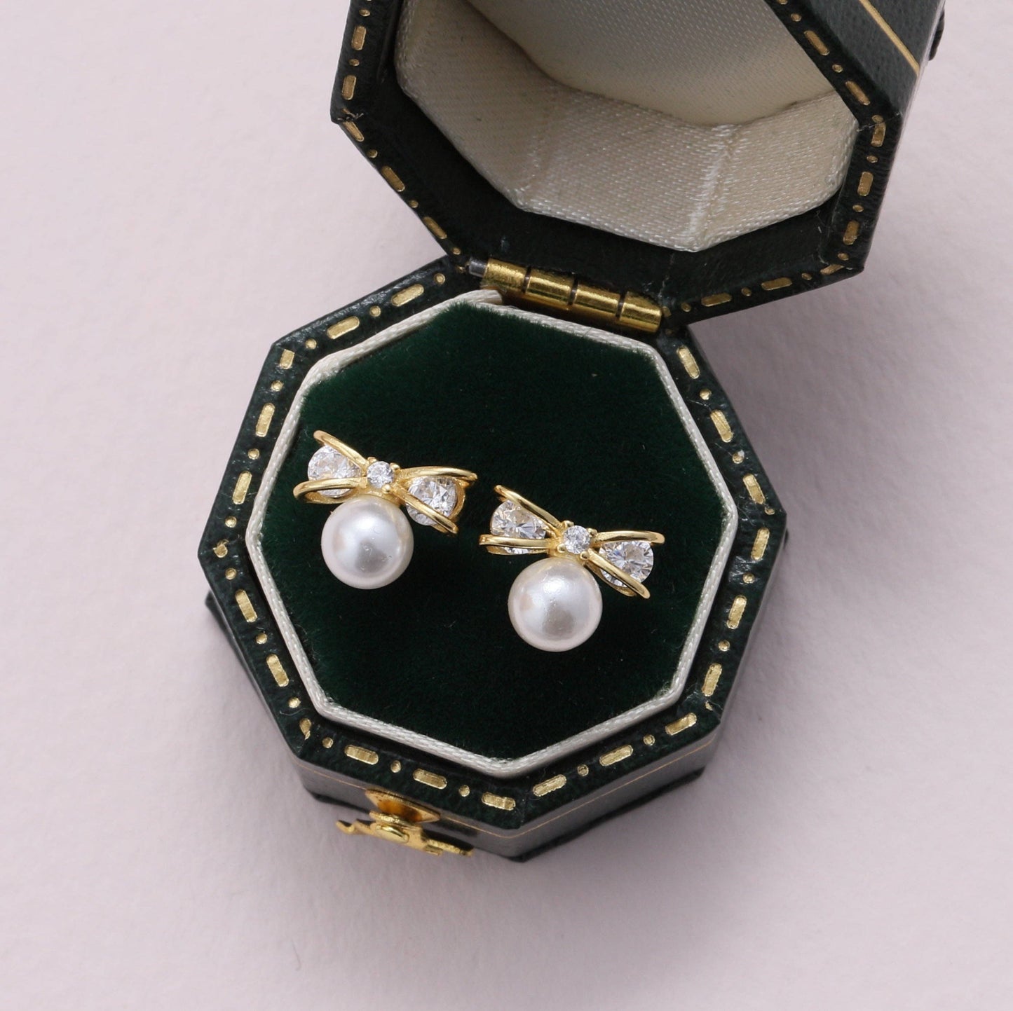 MERRY-GO-ROUND Crystal & Pearl Bow Earrings