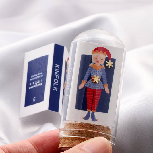 KINFOLK Elf with Plain little stars