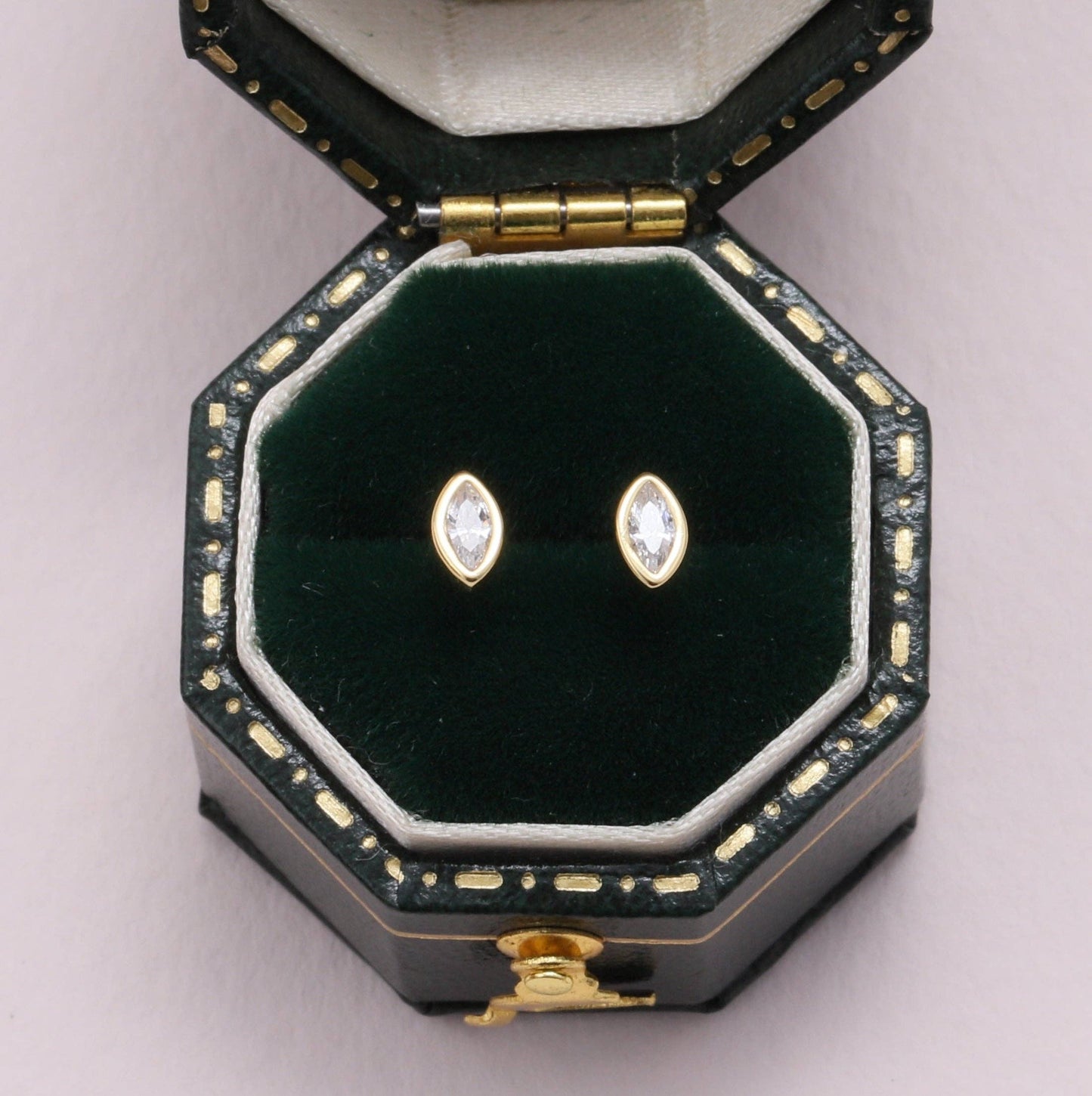 KINFOLK  GREEN Shepherd with Oval crystal earrings