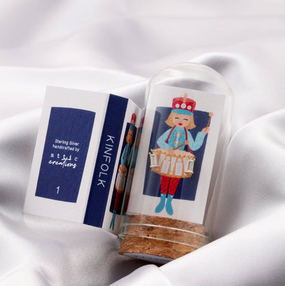 KINFOLK BLUE Drummer Clear rectangle gem earrings