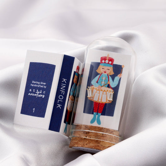 KINFOLK BLUE Drummer Clear rectangle gem earrings