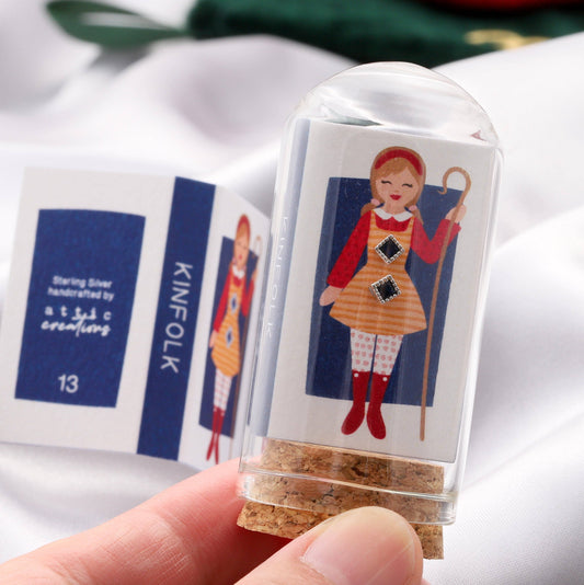 KINFOLK Red Shepherd with Small square gem earrings