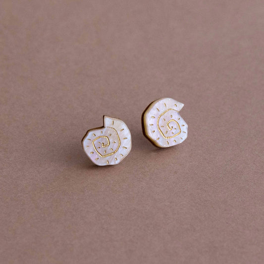 Shell Stud Earrings in Pearly Apricot Gold