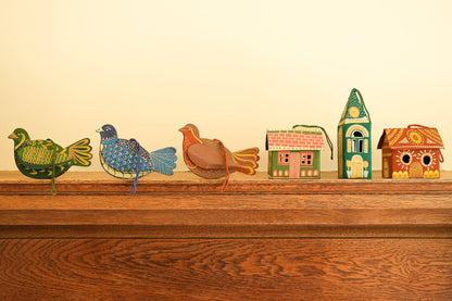 Robin Screen-Printed Board Decoration