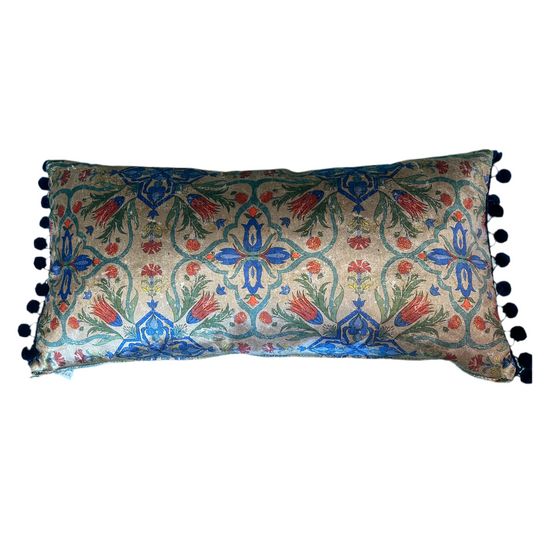 Art of the loom cushion