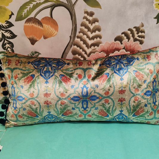 Art of the loom cushion