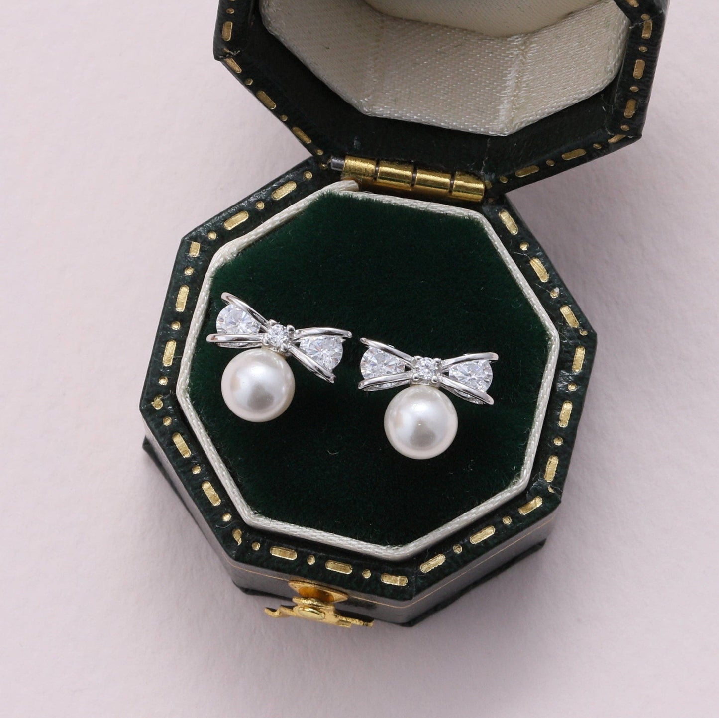 MERRY-GO-ROUND Crystal & Pearl Bow Earrings