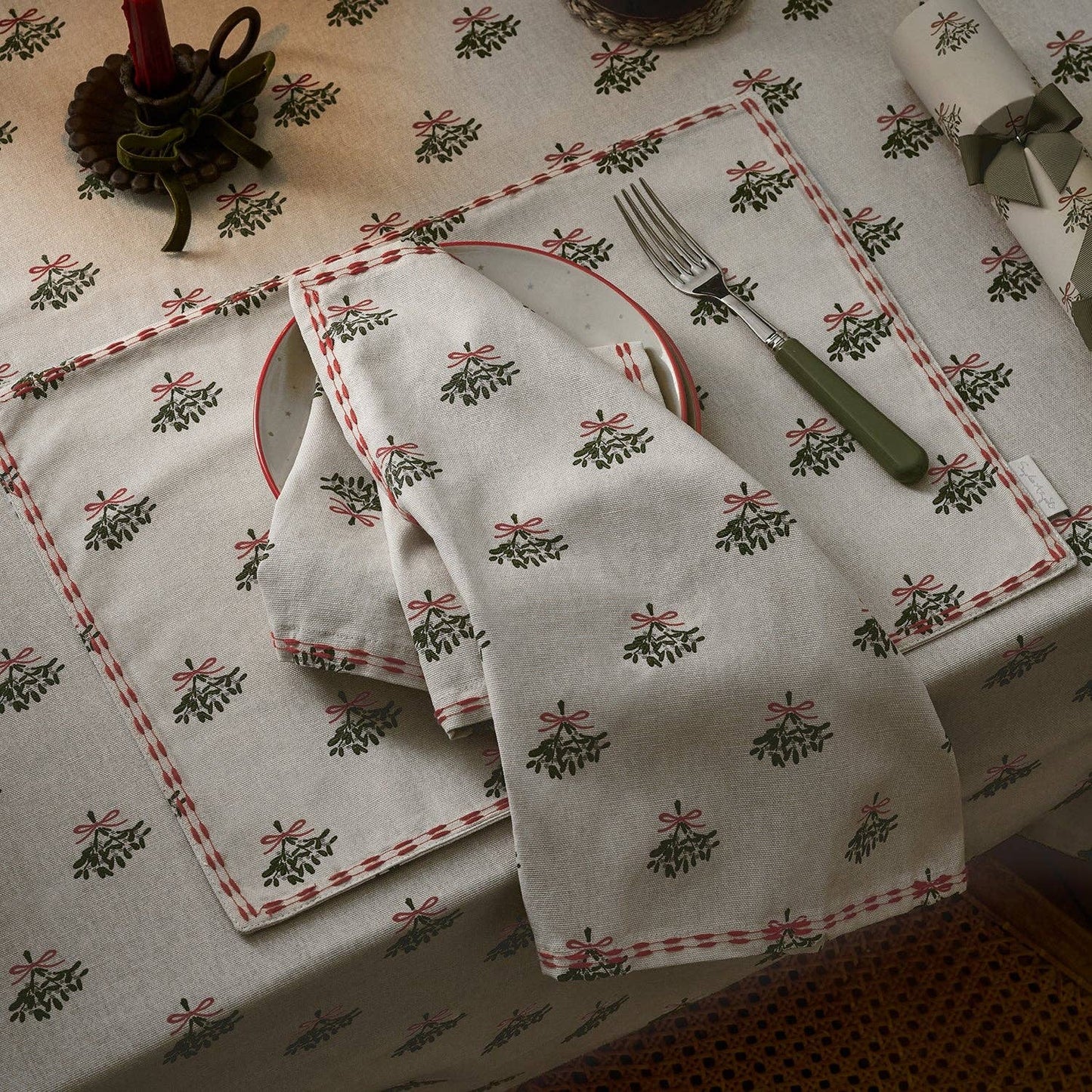 Mistletoe Embroidered Napkins (Set of 4)
