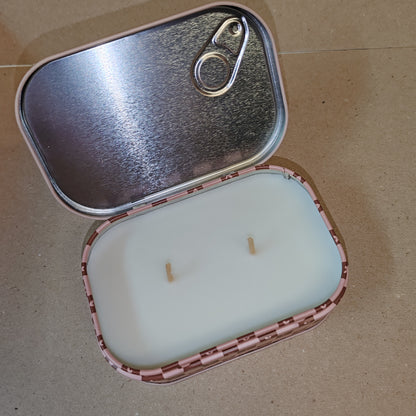 Bistro scented candle in a tin. Scent of Gingerbread