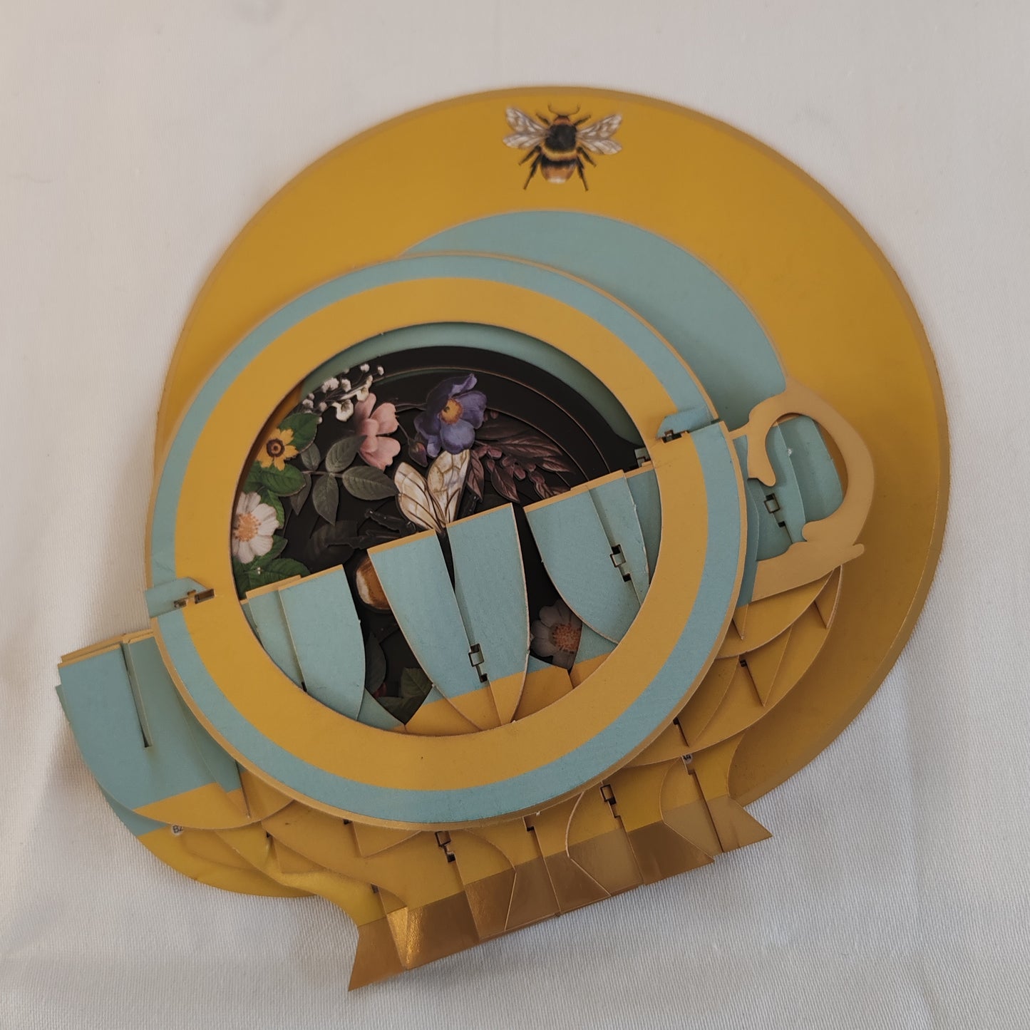 Cup of tea pop up greeting card. Bee theme