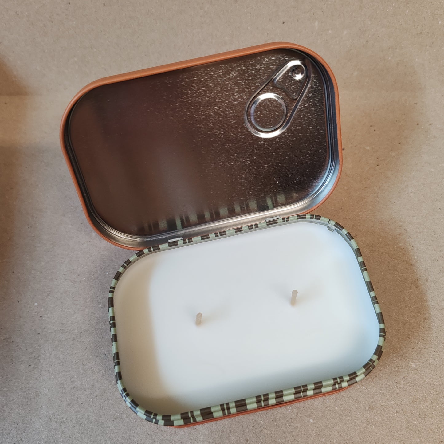 Bistro tin scented candle. Pumpkin spice scent