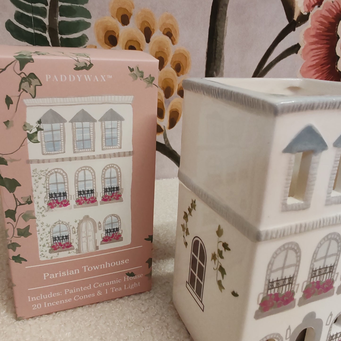 Incense and tea light holder elegant Parisian town house