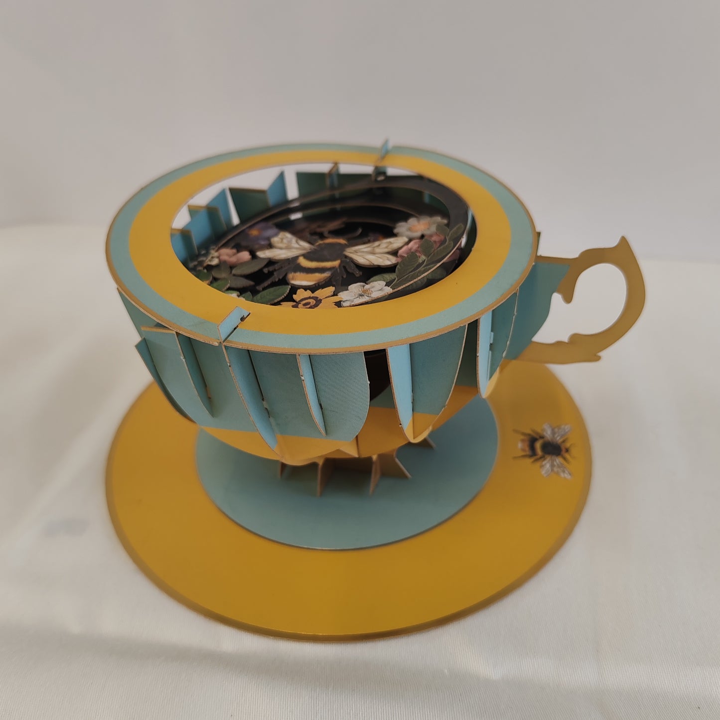 Cup of tea pop up greeting card. Bee theme