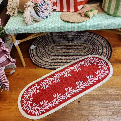 Jute Berry table runner. Festive Berry
