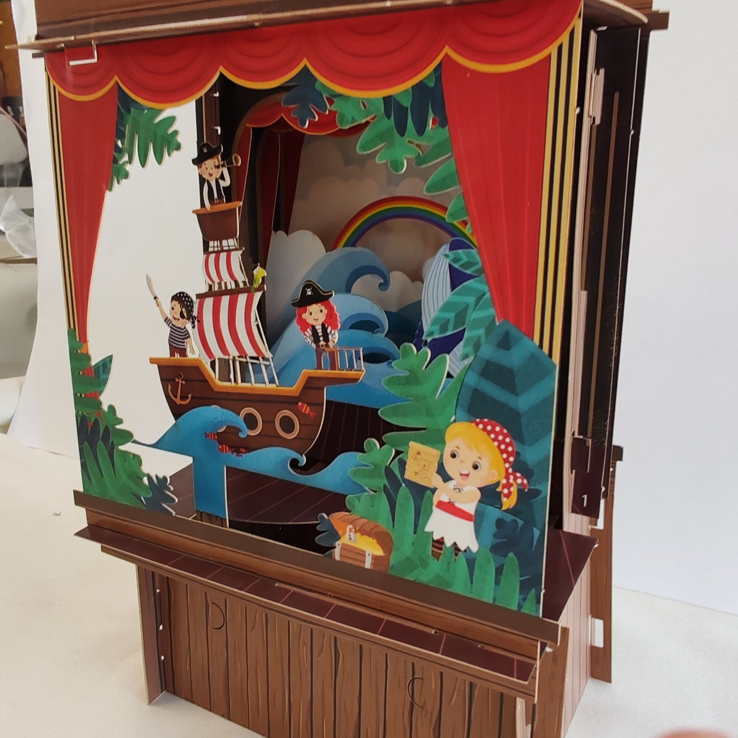 Paper theatre pop up greeting card. Pirate theme
