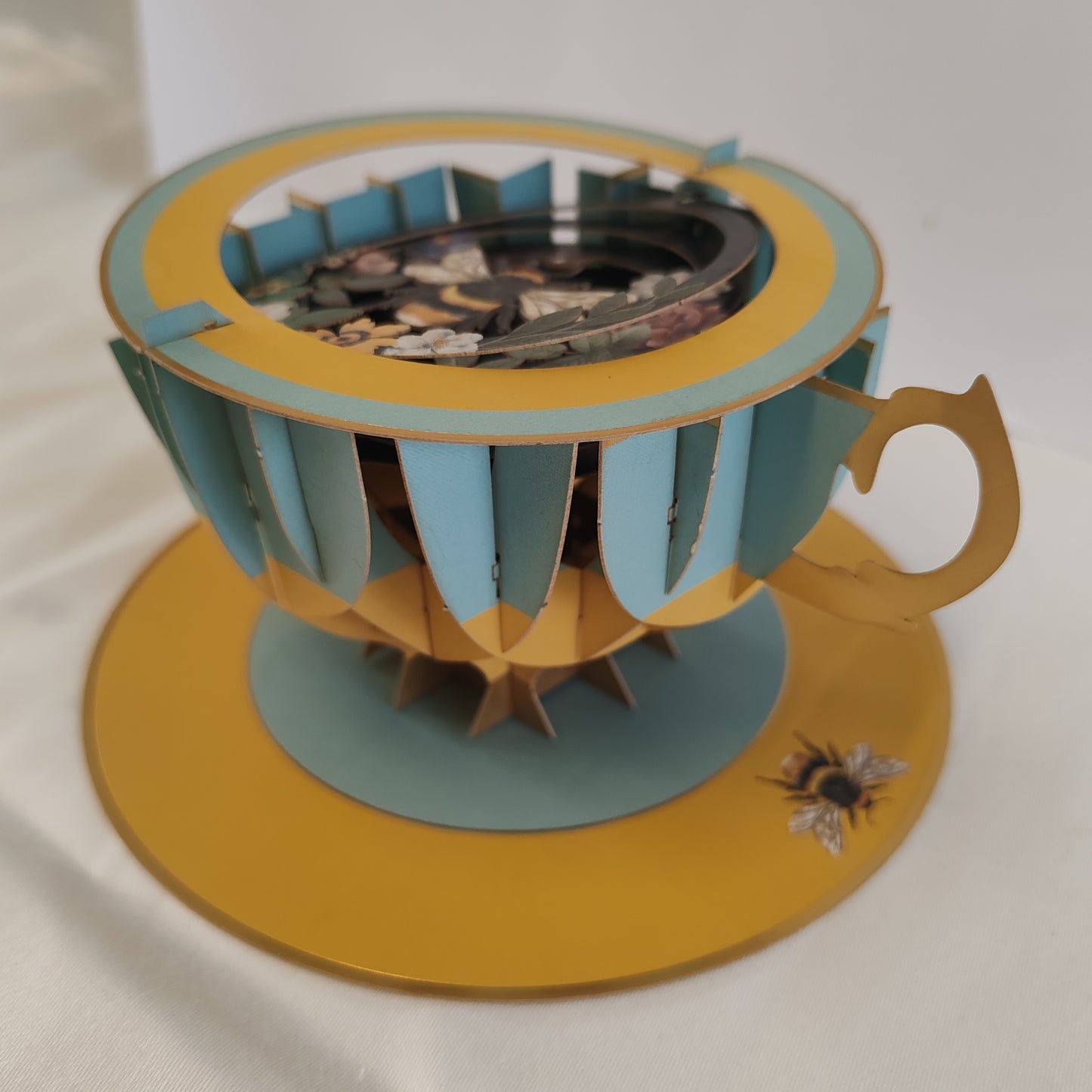 Cup of tea pop up greeting card. Bee theme