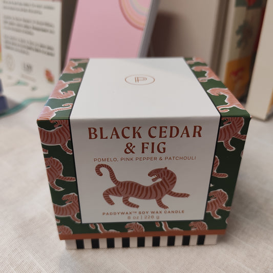 Adopo Tiger decorated Ceramic candle. Scent of Pomelo, pink pepper and Patchouli.